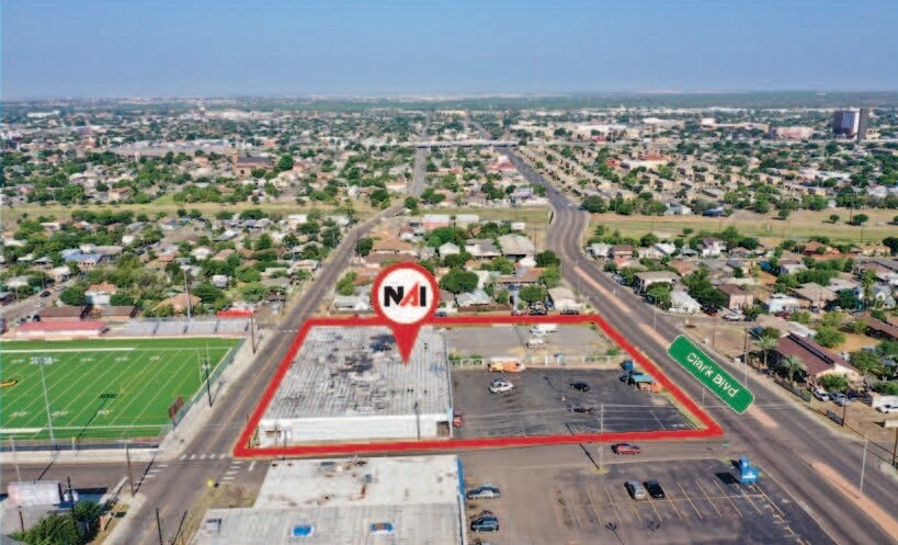 More Photos Of 201 E Clark Blvd, Laredo Storefront For Sale