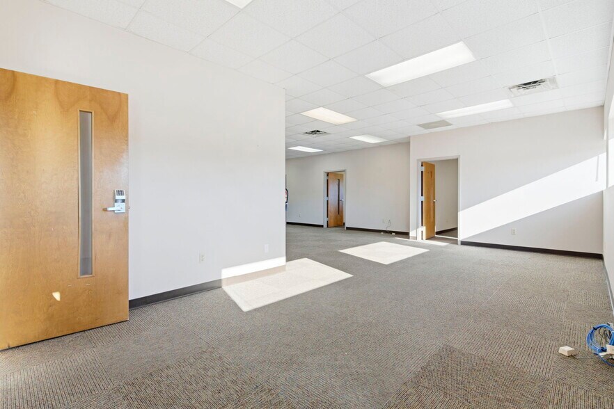 More Photos Of 1612 N Osteopathy, Kirksville Office For Sale