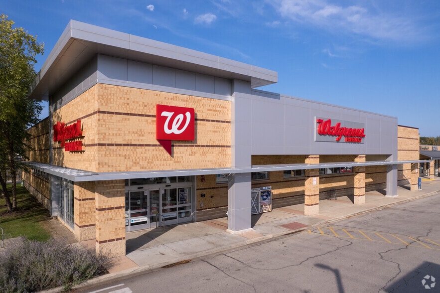 More Photos Of 2871 Pfingsten Rd, Glenview Drugstore For Sale