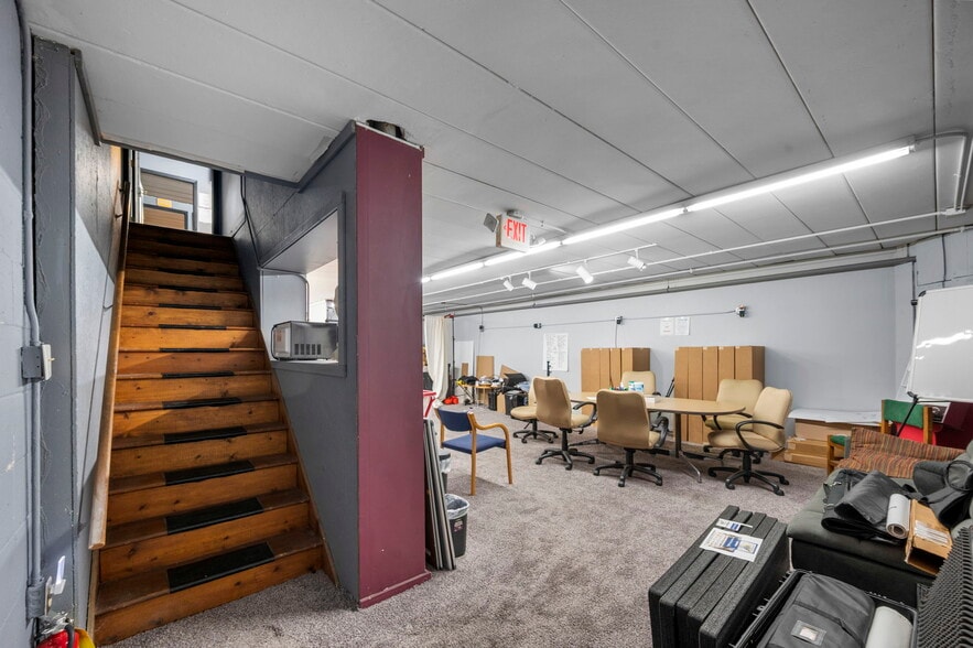 More Photos Of 735-737 Snelling Ave N, Saint Paul Storefront Retail Office For Lease