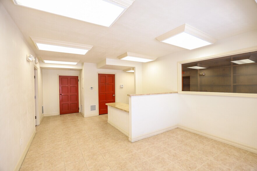 More Photos Of 305 SE 2nd Ave, Gainesville Office For Lease