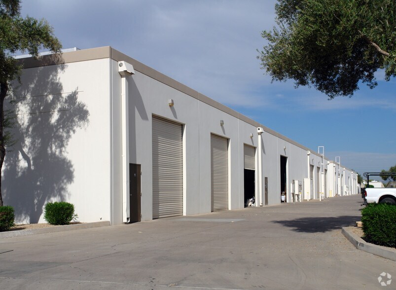 More Photos Of 3801 E Roeser Rd, Phoenix Warehouse For Lease