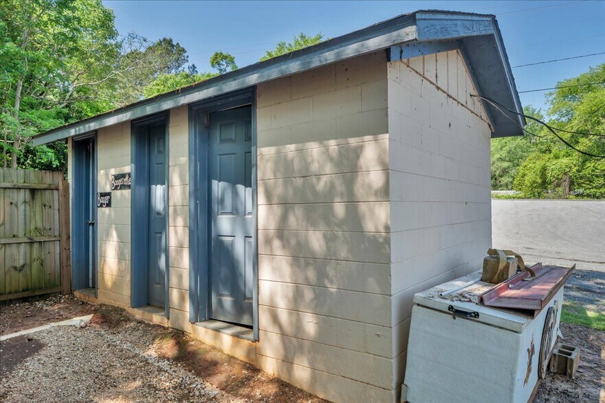 More Photos Of 3077 Lamar Rd, Cobb Restaurant For Sale