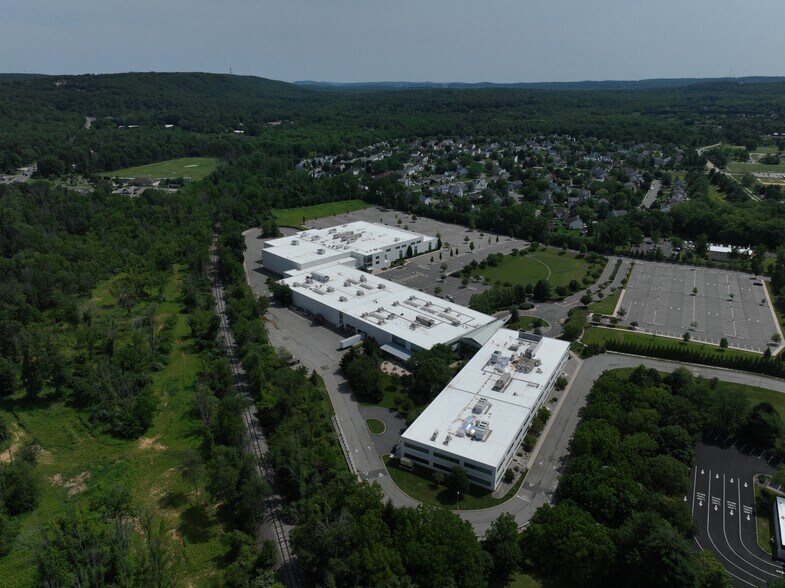 More Photos Of 62 Flanders Bartley Rd, Flanders Office For Sale