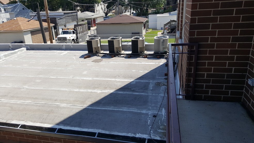 More Photos Of 720 W 47th St, Chicago Apartments For Lease