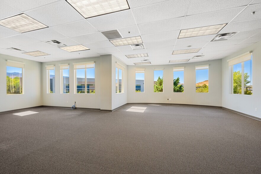 More Photos Of 730 Sandhill Rd, Reno Medical For Lease