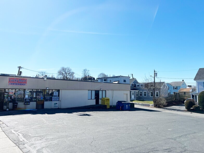 More Photos Of 510 Main St, Woburn Freestanding For Lease