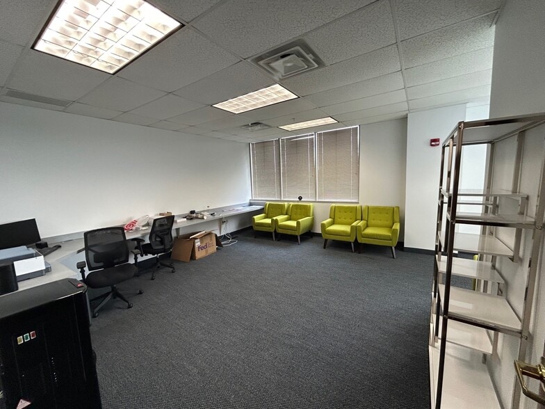 More Photos Of 450 Alkyre Run Dr, Westerville Medical For Sale