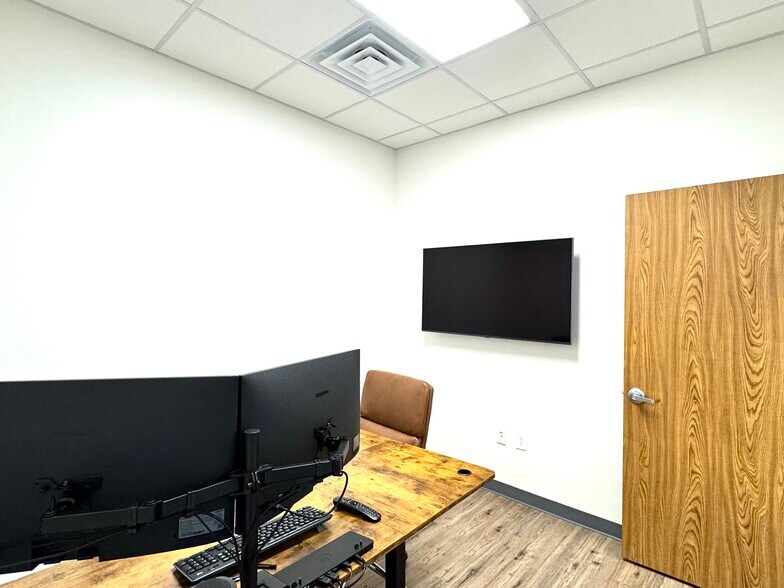More Photos Of 203 Brand Ln, Stafford Office Residential For Sale