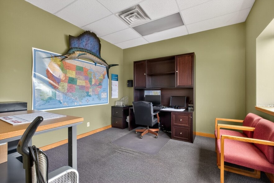 More Photos Of 4350 Pacific Hwy, Bellingham Industrial For Lease