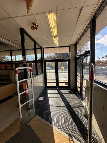 More Photos Of 2901 Springfield Rd, Broomall Drugstore For Lease
