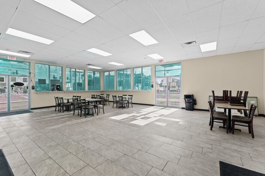 More Photos Of 1235 N Grand Blvd, Saint Louis Fast Food For Sale