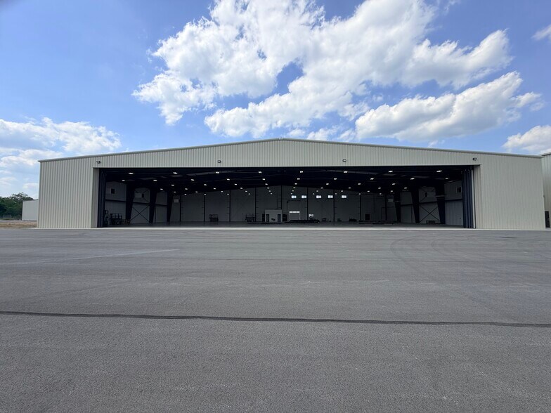 More Photos Of 460 Tasa Dr, Fombell Airplane Hangar For Lease