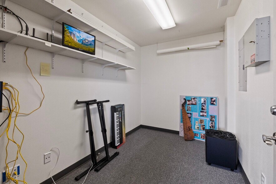 More Photos Of 18490 Striker Ct, Sonora Warehouse For Sale