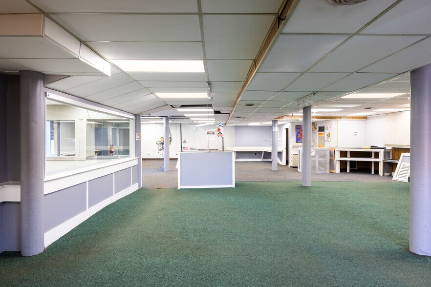 More Photos Of 40 Lake St, Somerville Light Manufacturing For Sale