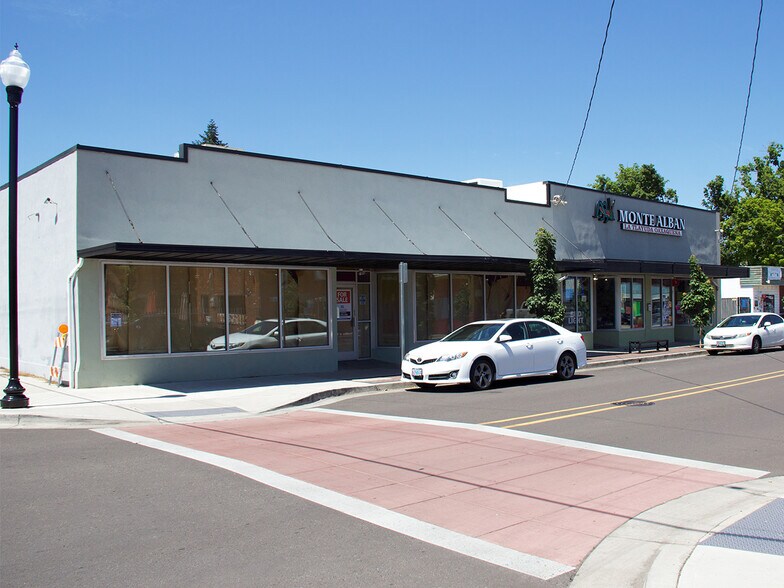 Primary Photo Of 405 N 1st St, Woodburn Storefront For Lease