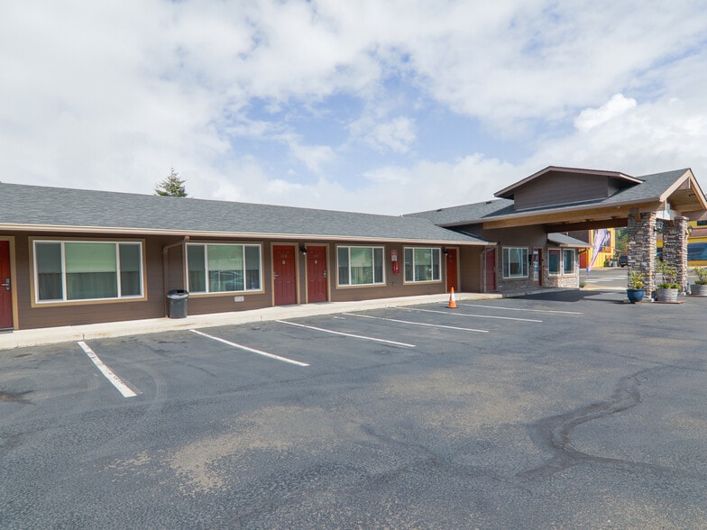 More Photos Of 190 SW Highway 101, Waldport Hotel For Sale