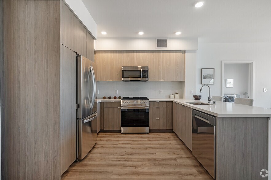 More Photos Of 988 S Manhattan Pl, Los Angeles Apartments For Lease