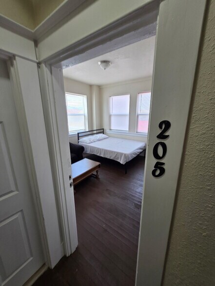 More Photos Of 57 N Adams St, Coquille Apartments For Lease