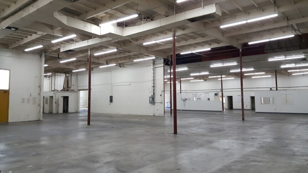 More Photos Of 516 E Jefferson Blvd, Los Angeles Warehouse For Sale