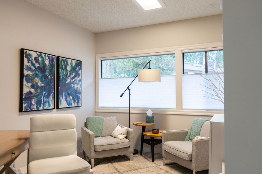 More Photos Of 3689 SW Carman Dr, Lake Oswego Medical For Sale