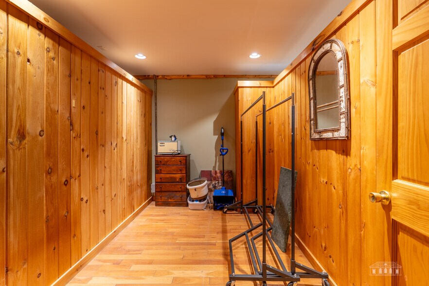 More Photos Of 1915 Saranac Ave, Lake Placid General Retail For Sale