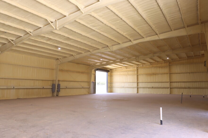 More Photos Of 606 Mill Run, Kerrville Warehouse For Lease