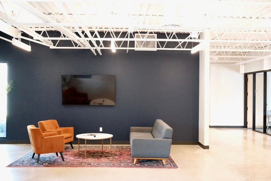 More Photos Of 6539 E 31st St, Tulsa Coworking Space