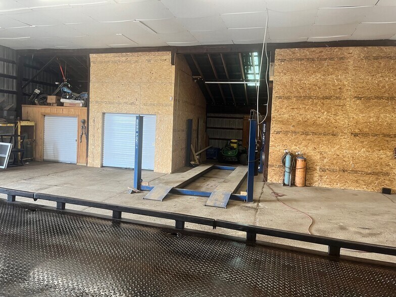 More Photos Of 4376 Beecher Rd, Flint Warehouse For Sale