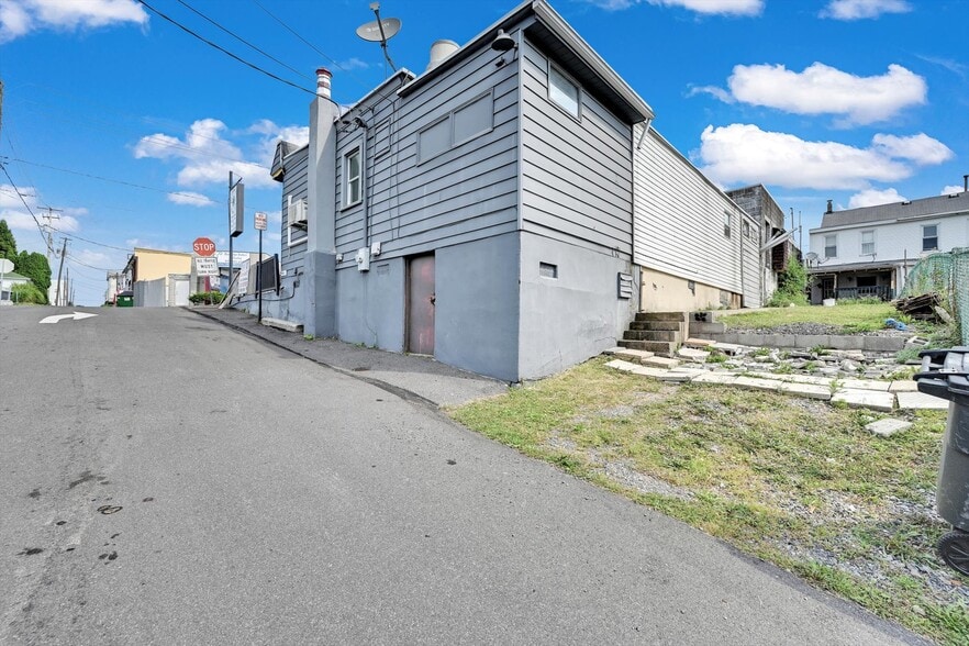 More Photos Of 10 W Oak St, Frackville Restaurant For Sale