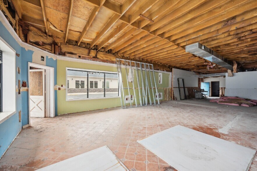 More Photos Of 402 W Kings Hwy, Mount Ephraim Freestanding For Sale