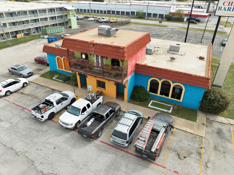 More Photos Of 4855 South Fwy, Fort Worth Restaurant For Lease