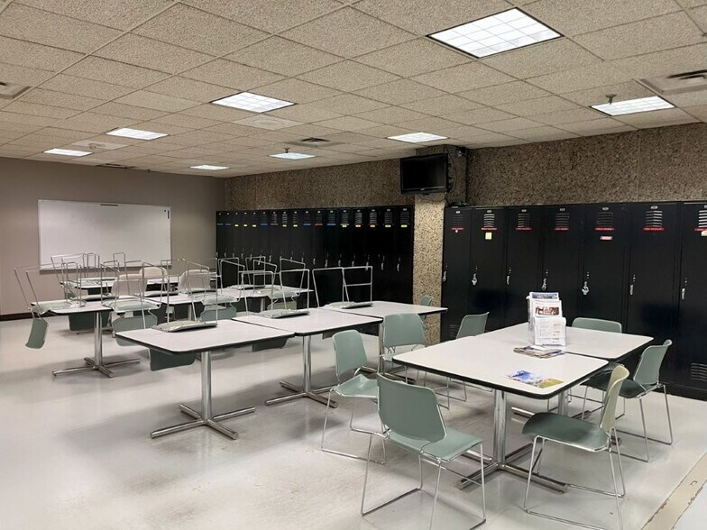 More Photos Of 4300 W 220th St, Farmington Light Distribution For Sale