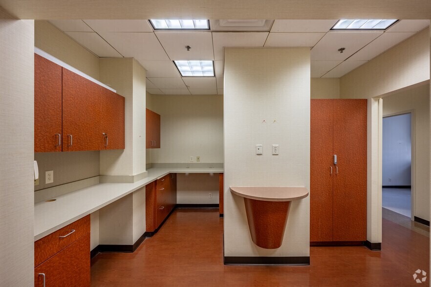 More Photos Of 360 Sherman St, Saint Paul Medical For Lease