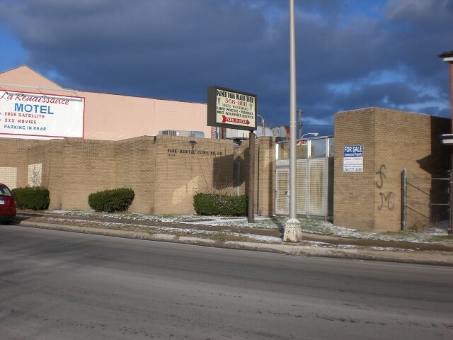 More Photos Of 18830 Woodward Ave, Detroit General Retail For Lease