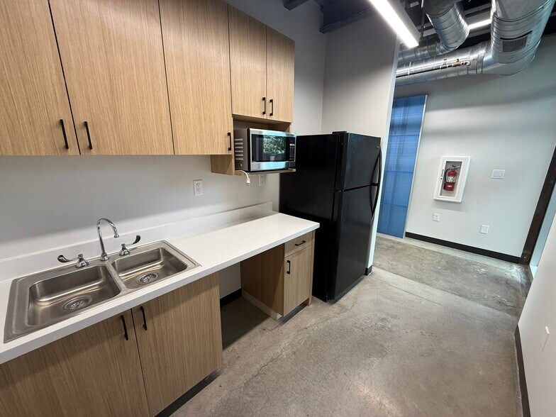 More Photos Of 464 S Farmer Ave, Tempe Office For Lease