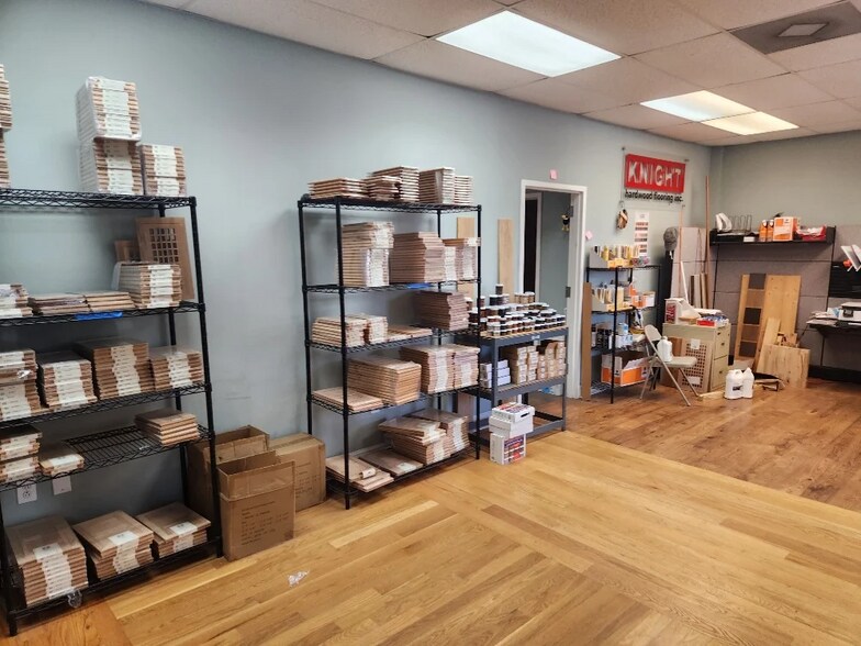 More Photos Of 3915 Stuart Andrew Blvd, Charlotte Light Distribution For Lease
