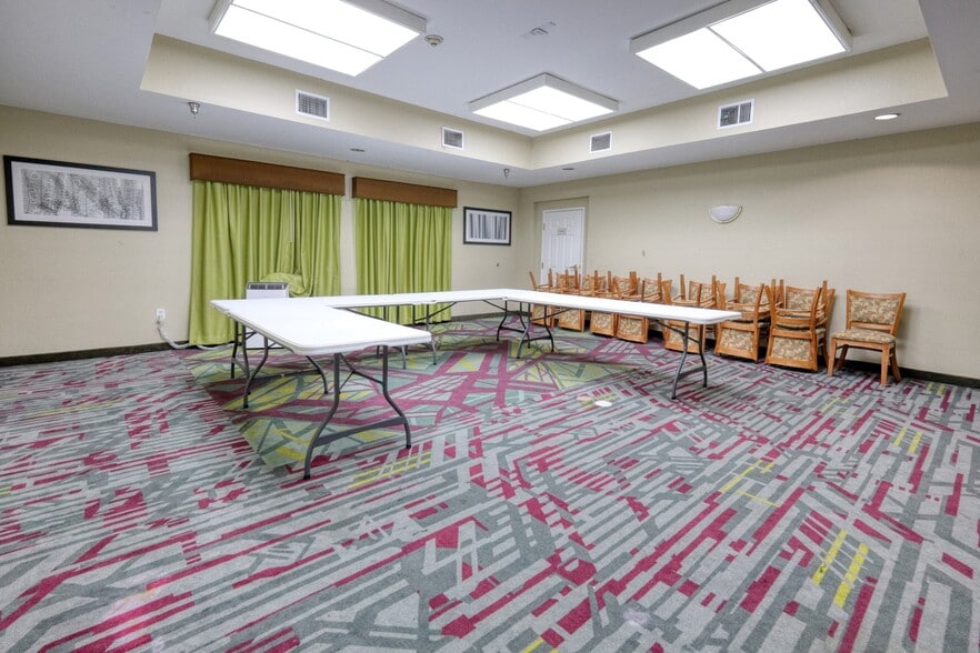 More Photos Of 10446 Interstate 37, Corpus Christi Hotel For Sale
