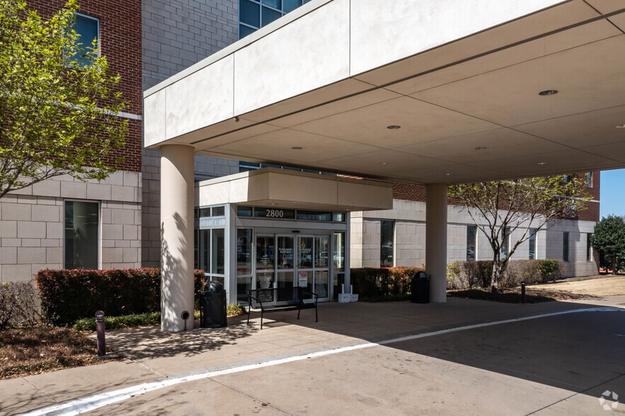 More Photos Of 2800 E Broad St, Mansfield Medical For Lease