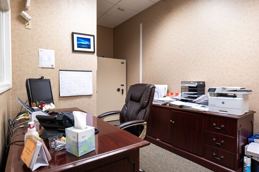 More Photos Of 7803 E Colonial Dr, Orlando Unknown For Lease