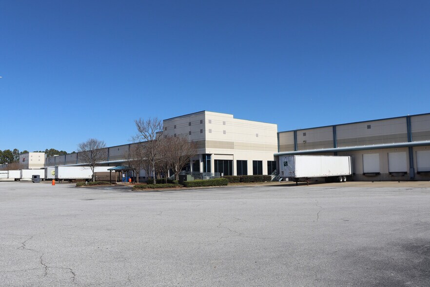 More Photos Of 4380 International Pky, Atlanta Warehouse For Lease