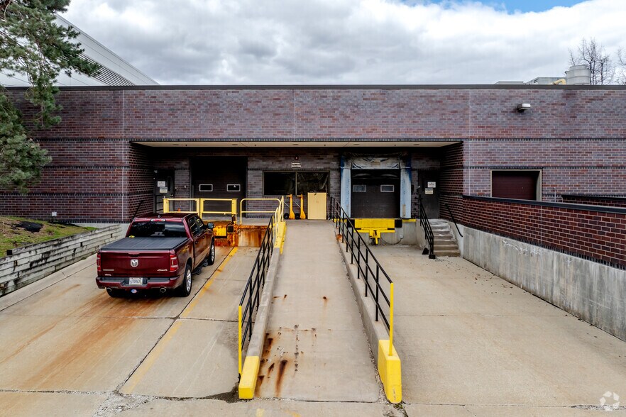 More Photos Of 801 W Rockton Rd, Rockton Research And Development For Sale