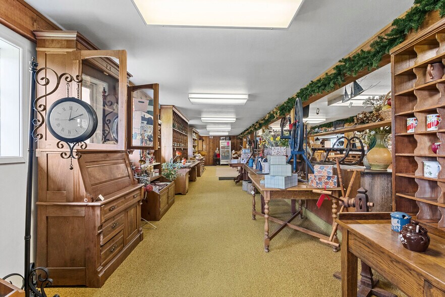 More Photos Of 540 North St, Green Lake Storefront Retail Residential For Sale
