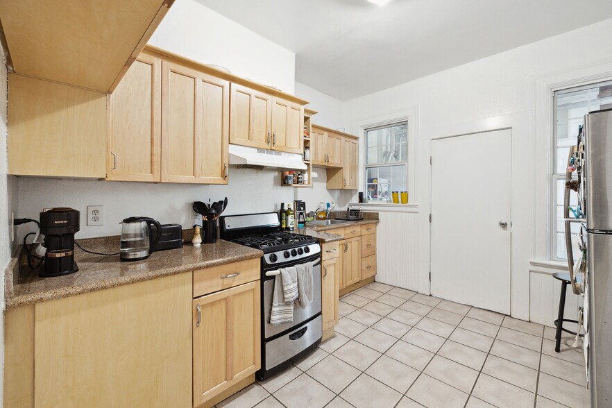 More Photos Of 1900-1904 Folsom St, San Francisco Apartments For Sale