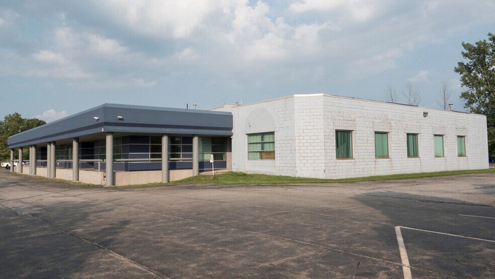 More Photos Of 495 Aero Dr, Cheektowaga Light Distribution For Lease