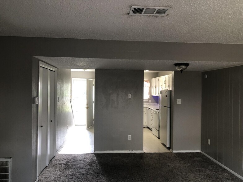 More Photos Of 402-418 N 10th St, Nederland Apartments For Sale