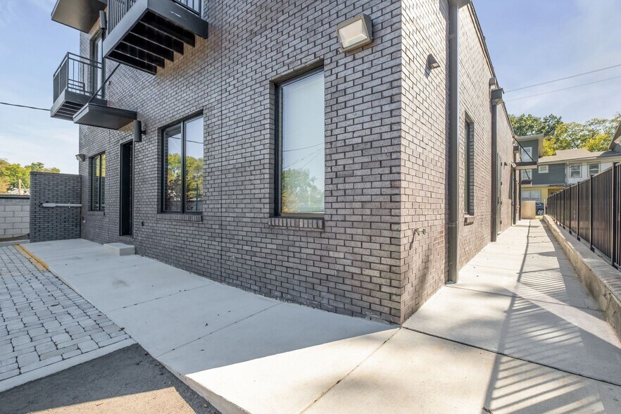 More Photos Of 722 McFerrin Ave, Nashville Restaurant For Lease