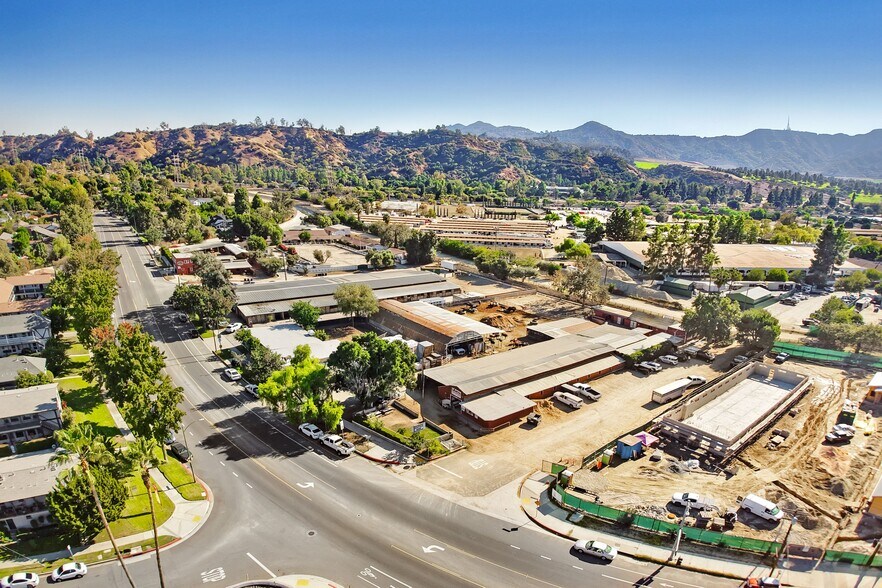 More Photos Of 1840 Riverside Dr, Glendale General Retail For Sale