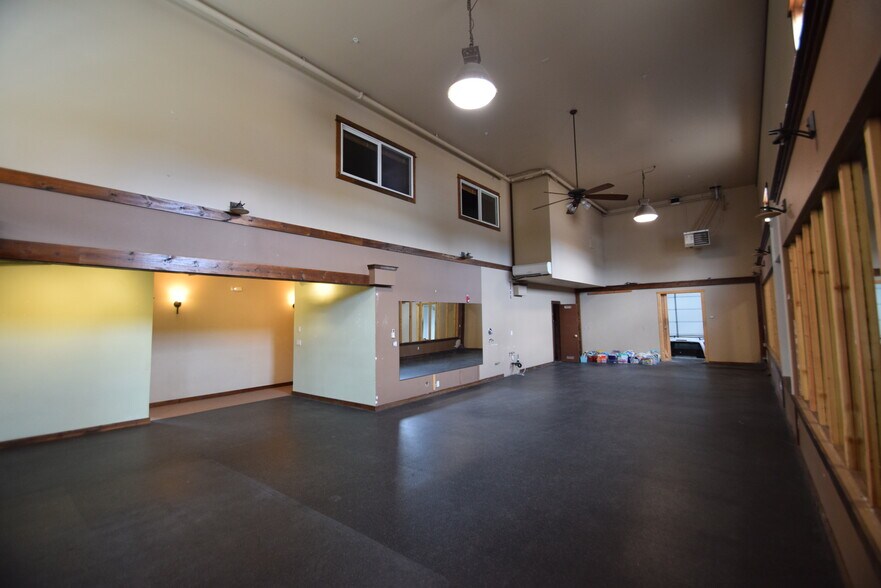 More Photos Of 160 SW Scalehouse Loop, Bend Flex For Lease