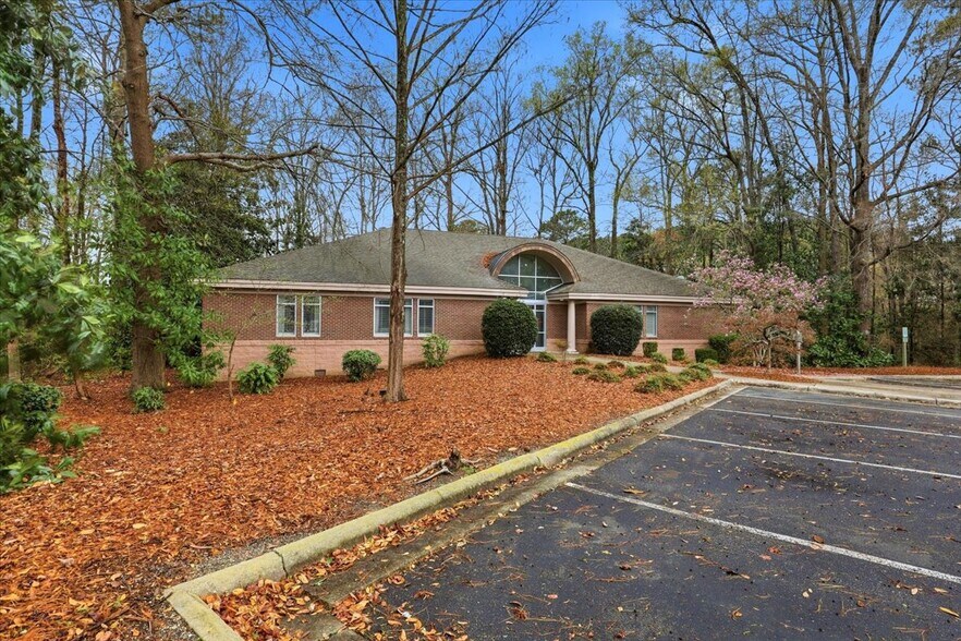 More Photos Of 2120 N Queen St, Kinston Office For Lease